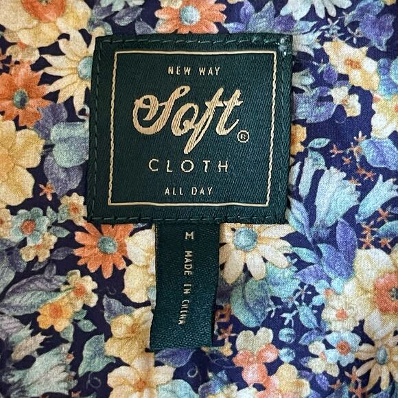 SOFT CLOTH Modern Fit Floral Short Sleeve Button-Up Shirt Gardenia Print Size M - Picture 4 of 6